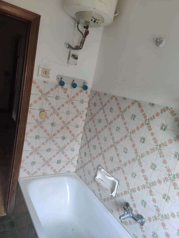 3 bed - Sleeps 6 - Mountain View - Parking - Pets