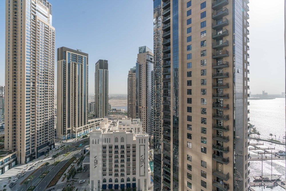 Lux BnB Dubai Creek Harbour BLVD Views