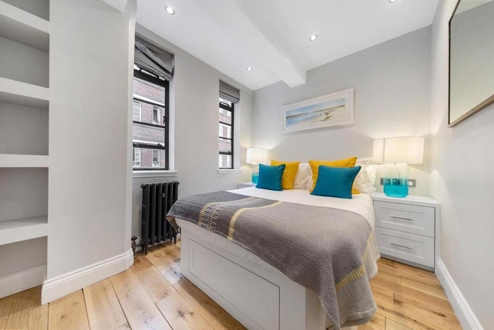 Modern London Nell Gwynn House Apartment