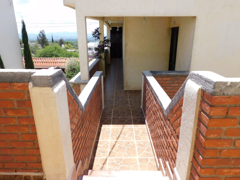 Hotel El Huizache Rotamundos - Image 1