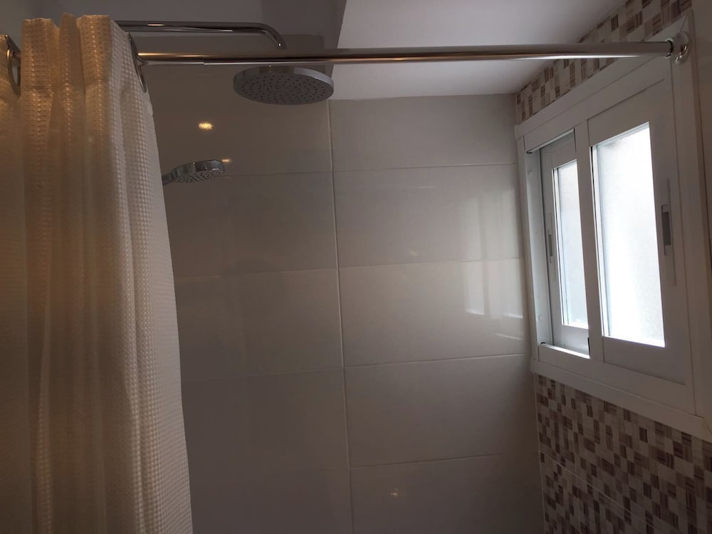 Seaside Bliss 2 Bedroom Condo in Fuengirola