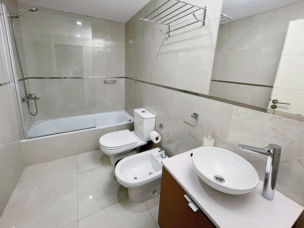 Ayres Suites Moreno