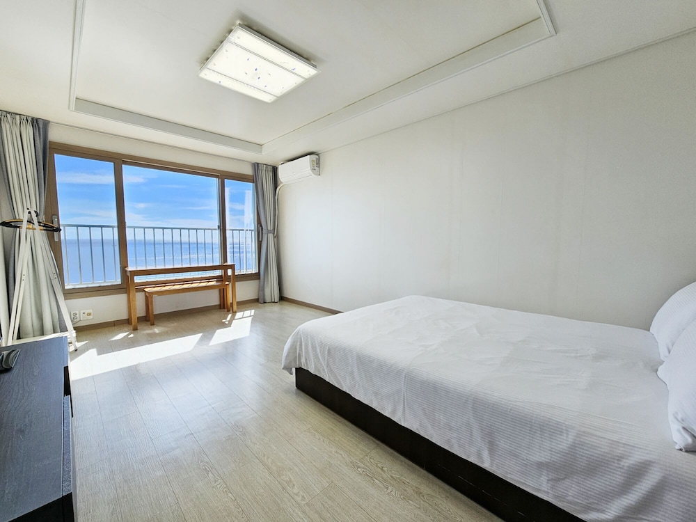 Seongsan Morning Sunset Pension
