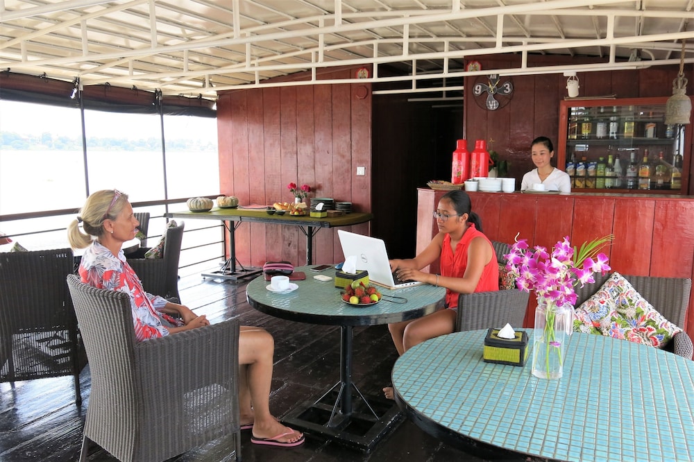 Phocea Cruise Phnom Penh to Siem Reap