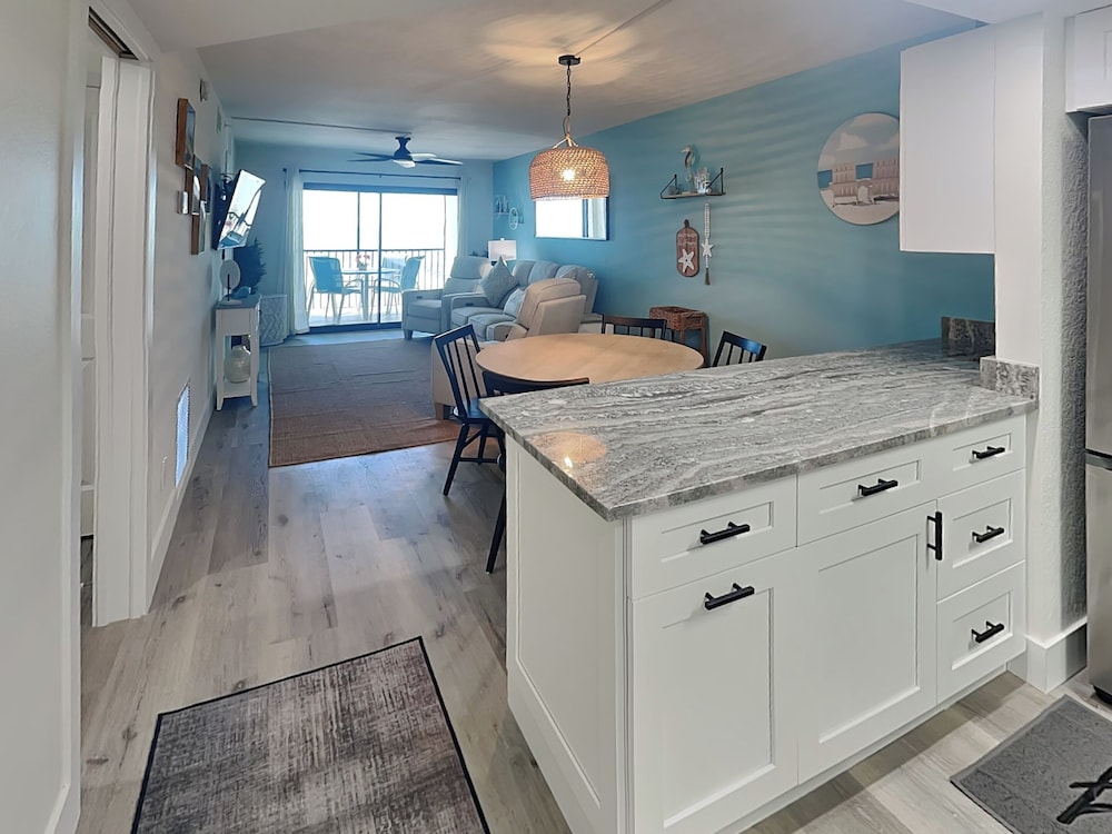 Seaside 4 by Distinctive Beach Rentals
