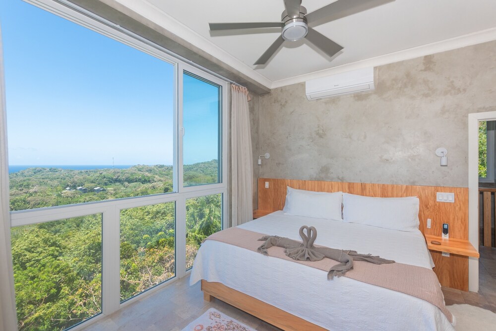 Todo Es Posible 4 Bedroom Home