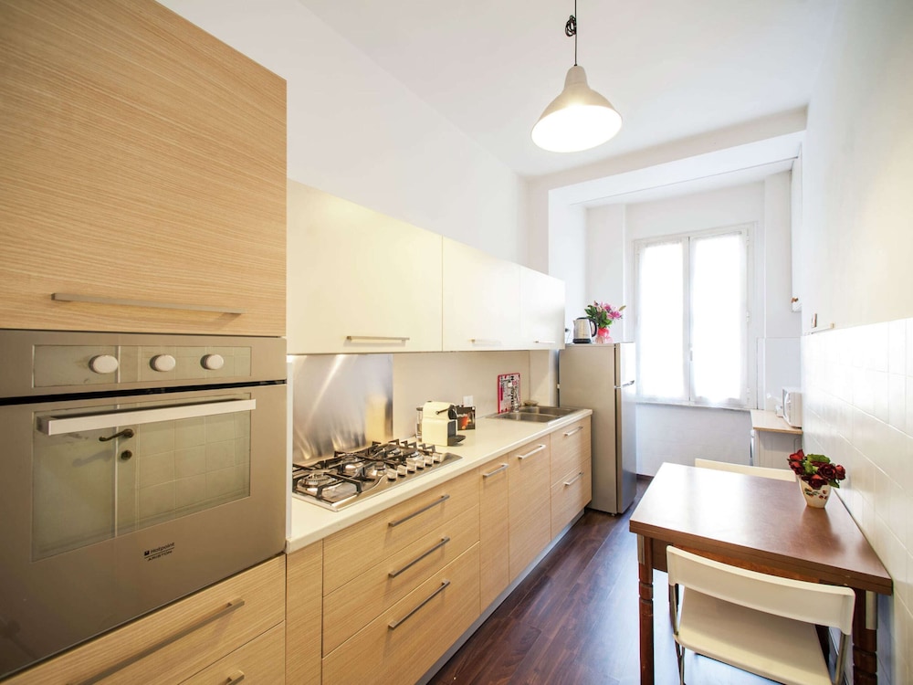 Spacious Apartment in Rome near Sea