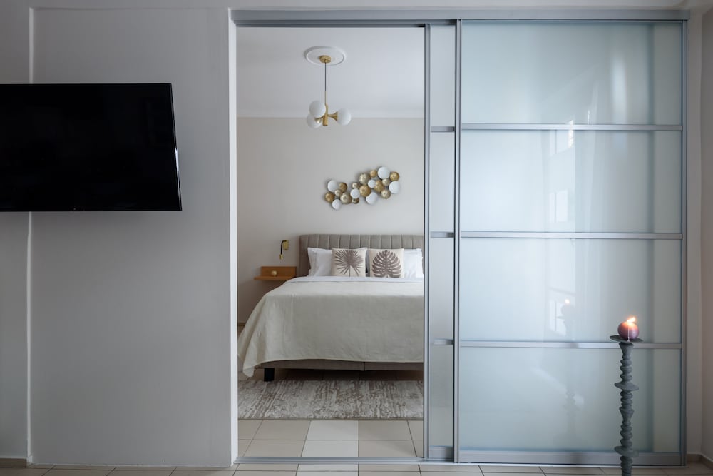 Acropolis Exclusive Studio