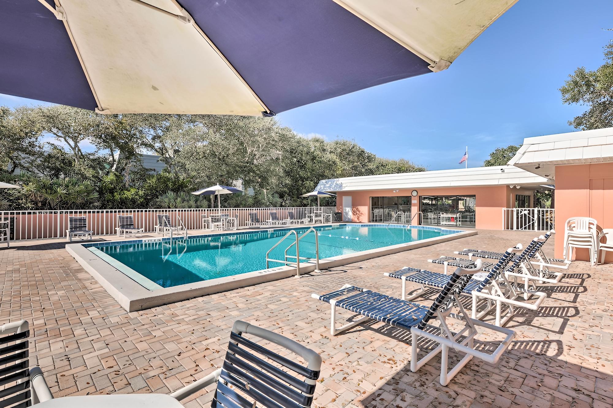 Condo w/ Amenities: Walk to New Smyrna Beach! view 4