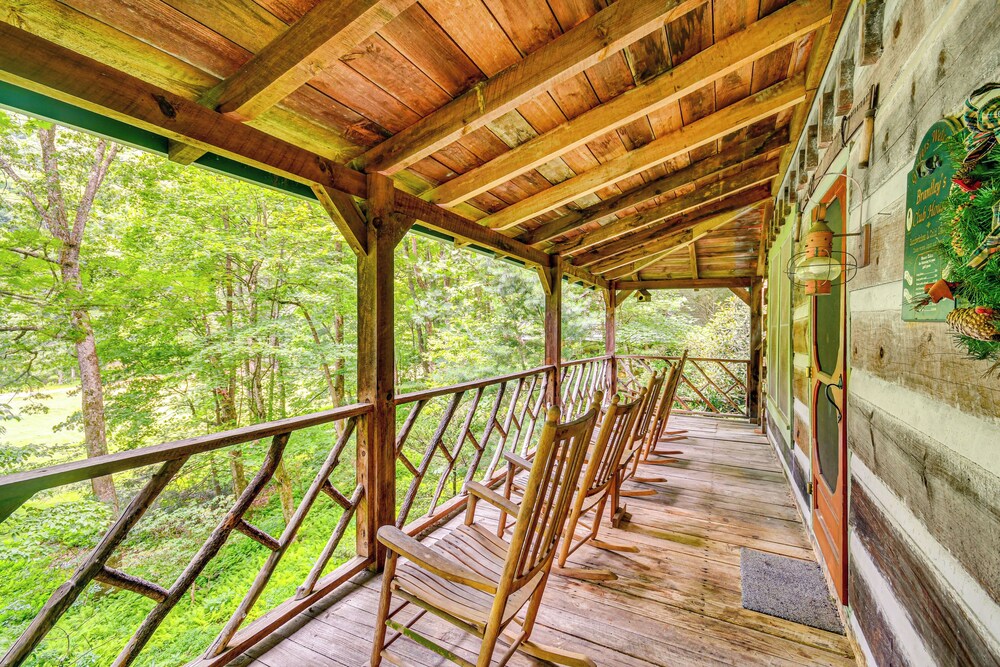 Peaceful Burnsville Cabin By South Toe River!