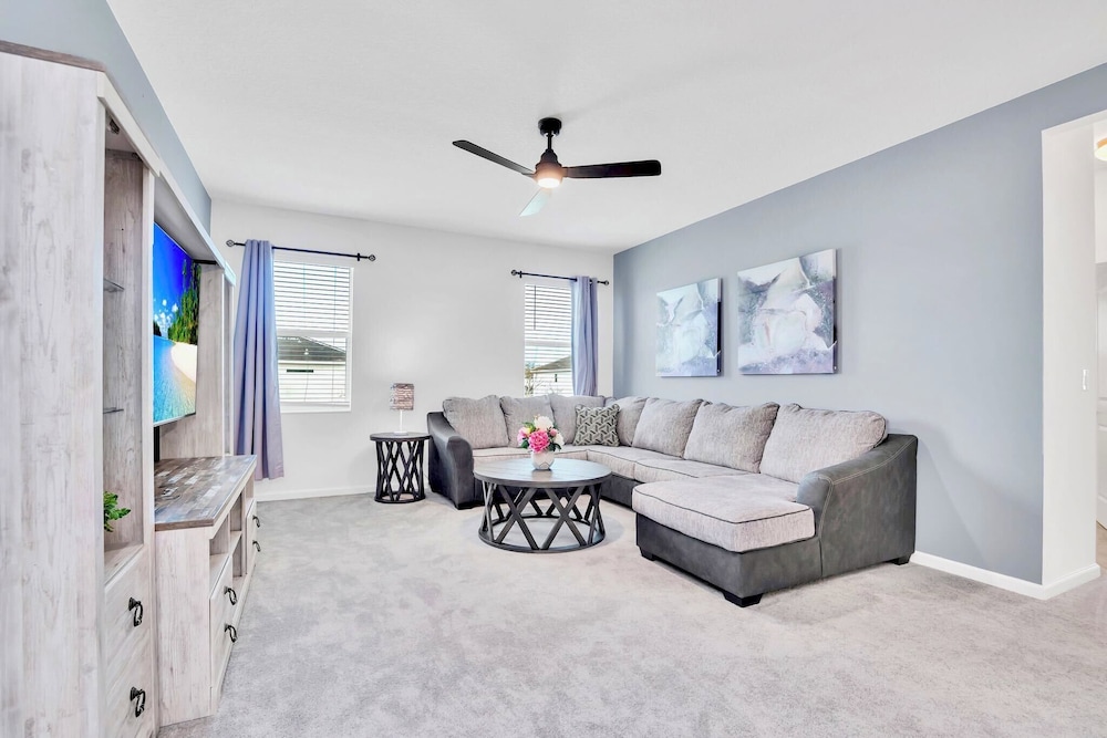Upstay Luxury Resort Home w Private Pool & Hot Tub