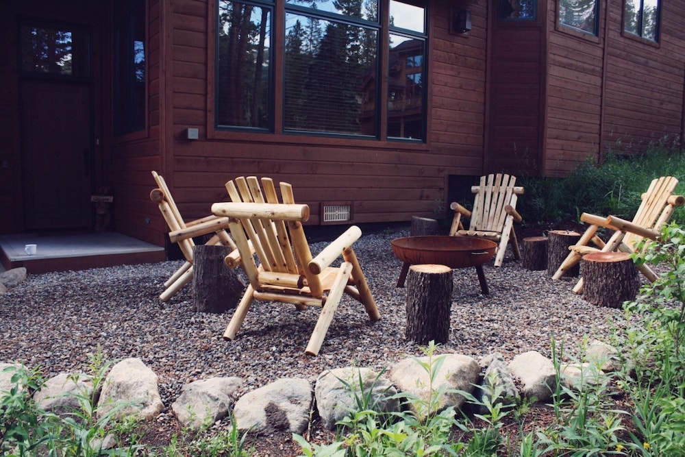 Four Pines Retreat
