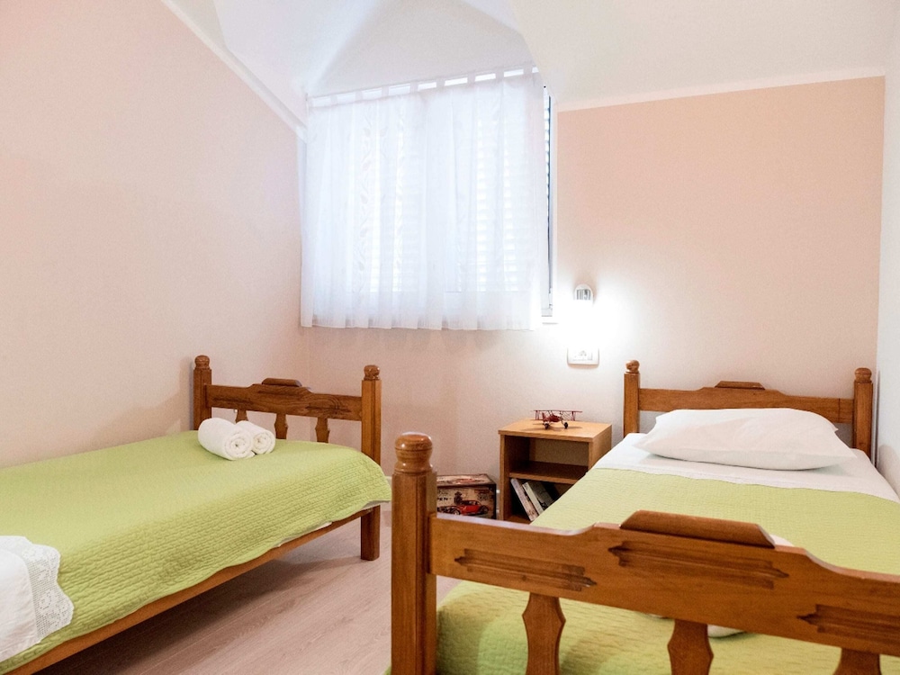 Holiday Home in Peracko Blato Near Lake view 5