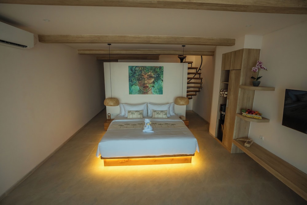 Bohemian Beachfront Apartments