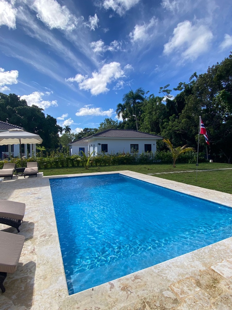 Luxury 5 Bedrooms Villa in Hispañola -sosua