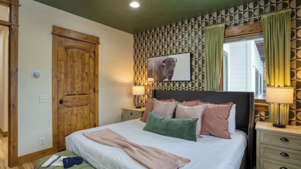 Skate Bowl, Hot Tub & Game Room Breckenridge Adventure Chalet by Avantstay