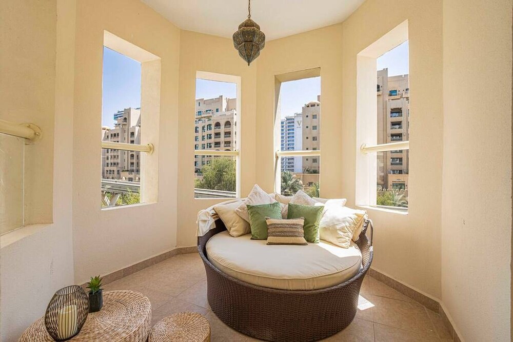 Spacious New Furnished 2br M Palm Jumeirah