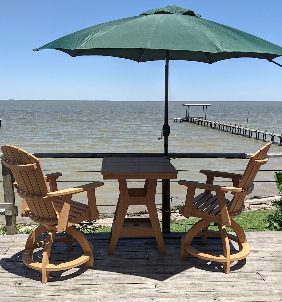Come Friday Cottages on the Bay