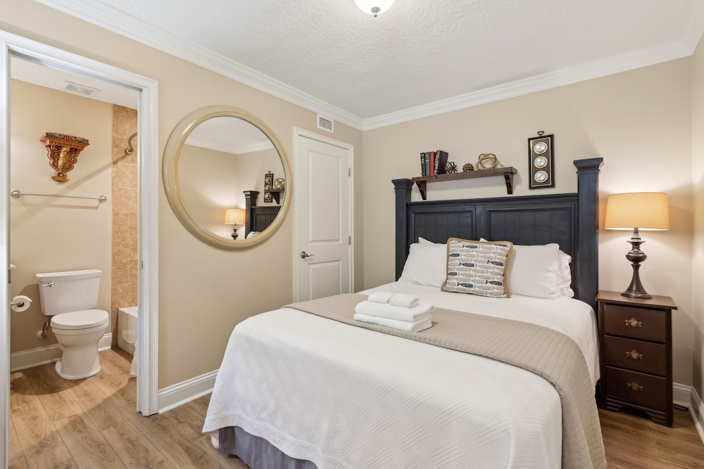 1943 S Fletcher 3 Bedroom Townhouse