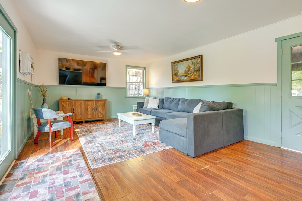 Sand Lake Retreat: Canal Access & Large Yard!