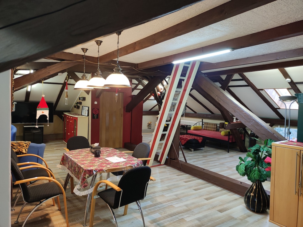 Family -only- Welcome to Berching view 5