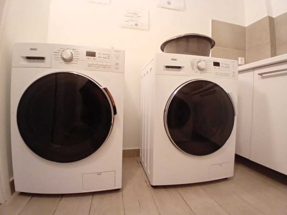 The Beatles 2-BR Apartment in Athens