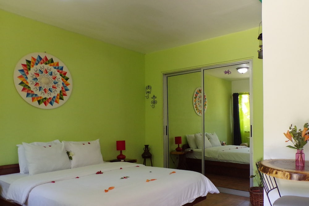 Mycasa's Bed and Breakfast