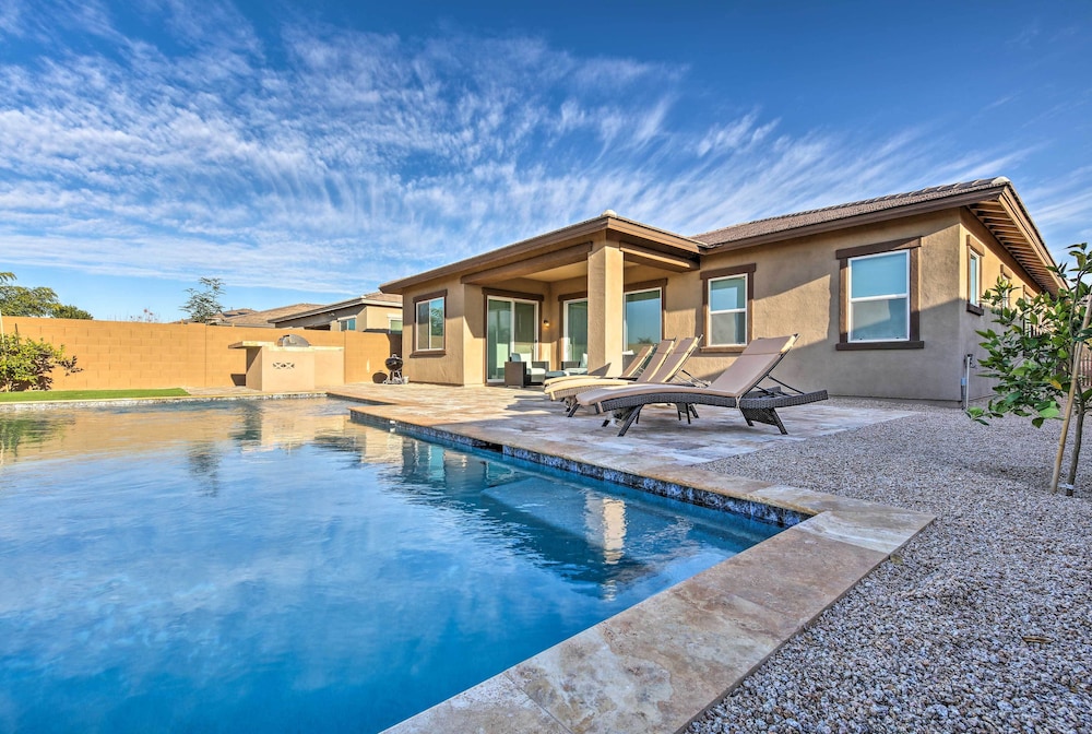 Gorgeous Litchfield Oasis ~ 6 Mi to Luke AFB