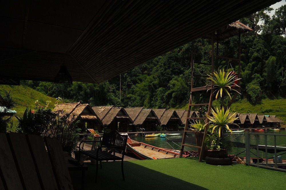 PraiwanRaftHouse