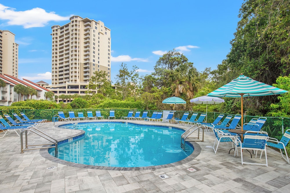 One More Round! 3BR 3BA Sleeps 10! 11 Pools! Golf Courses! Tennis Courts!