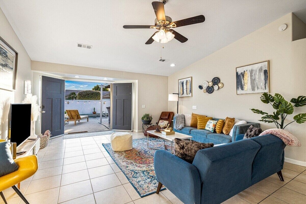 Desert Fun 4BR Retreat with Pool