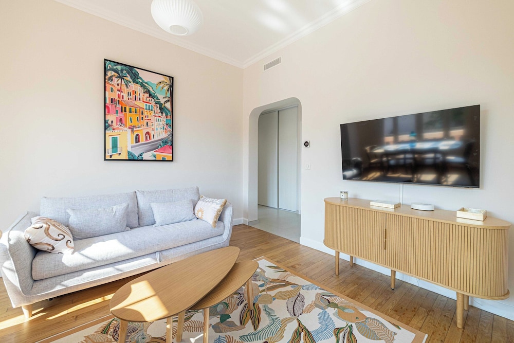 Warm Apartment - 2br/6p - Cannes/near Beach