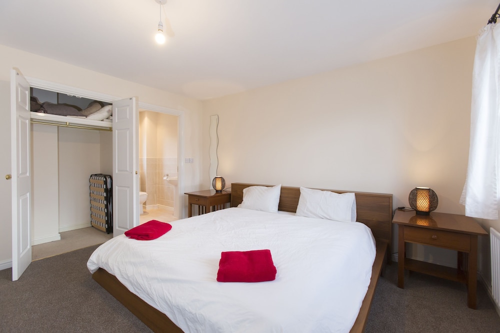 5 Rosebay Gardens