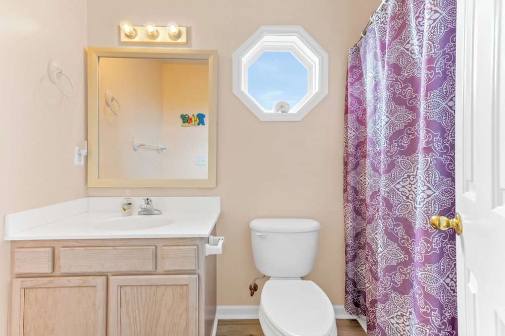 Lowe Tide by Topsail Realty