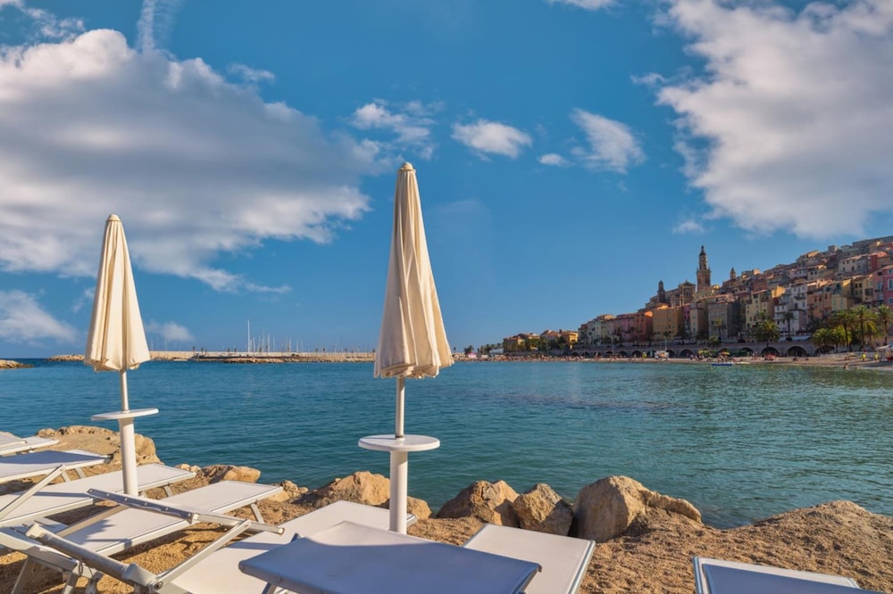 Mattoni in Menton With 1 Bedrooms and 1 Bathrooms
