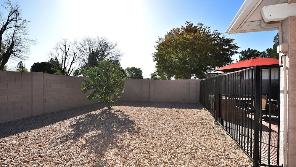 Fairfield in Mesa With 4 Bedrooms and 3 Bathrooms