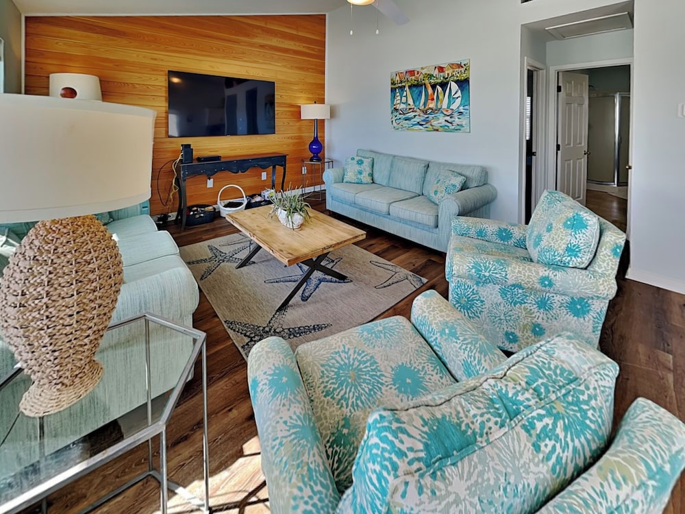 A Grande Green by Topsail Realty