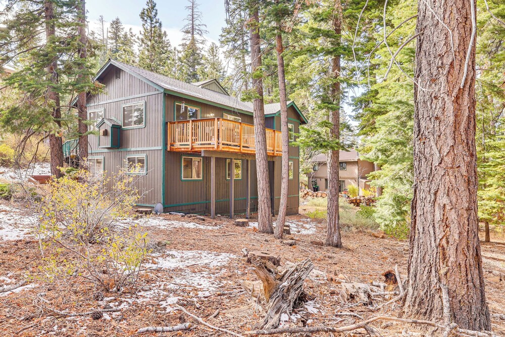 7 Mi to Beach: Home w/ Hot Tub in South Lake Tahoe