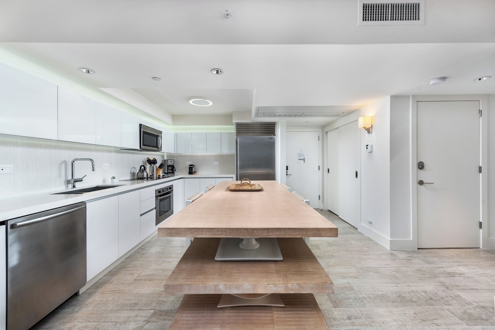 Luxury Vacation Rentals at 1 Hotel & Homes by LRMB