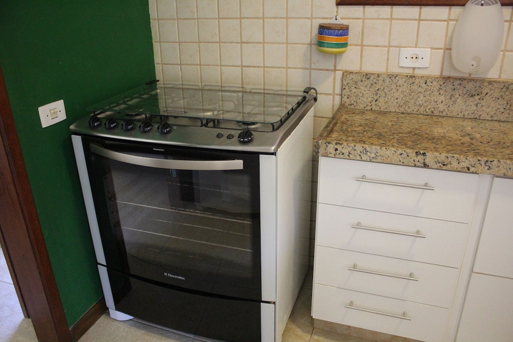 Bz10 Casa 4 suítes em condomínio clube