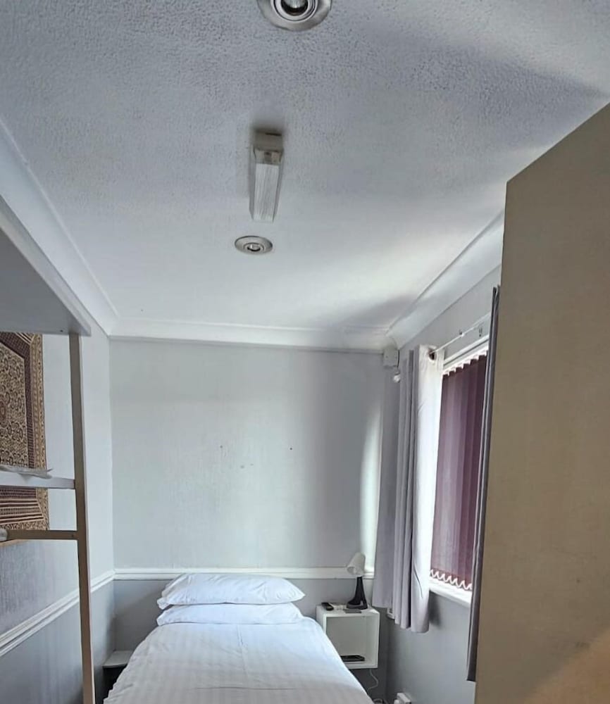 JUST ROOMS