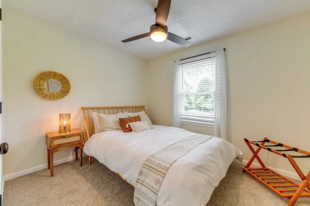 Pet-Friendly Lake Norman Retreat