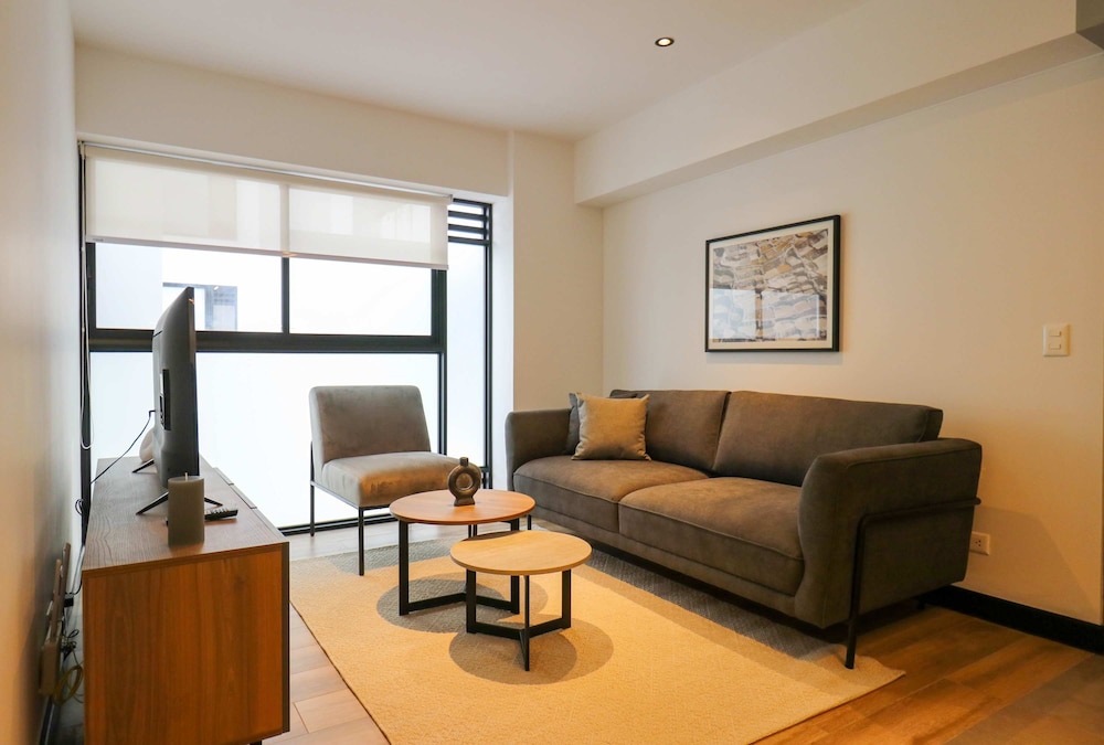 w Fabulous 2BR w Impressive Deco in San Isidro