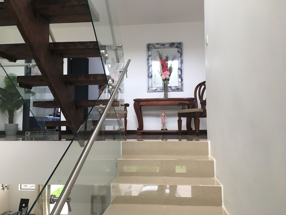 Las Yagrumas Condo Escazu