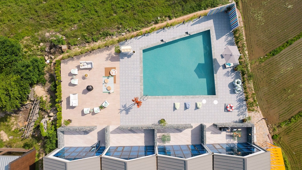 Le Pavilion Pool Villa