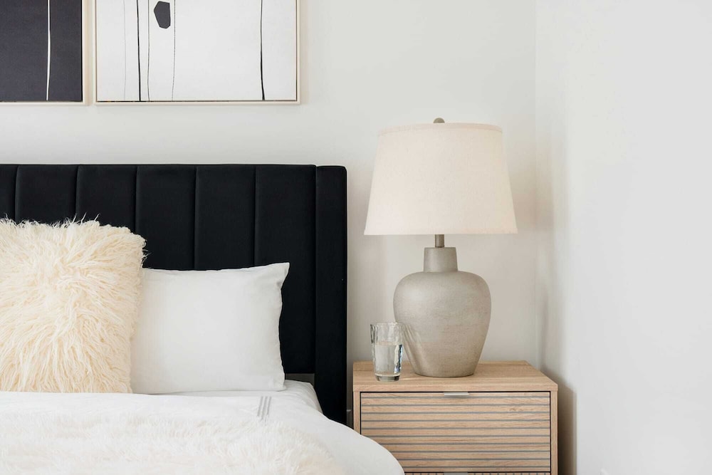 48 Midtown West Apt