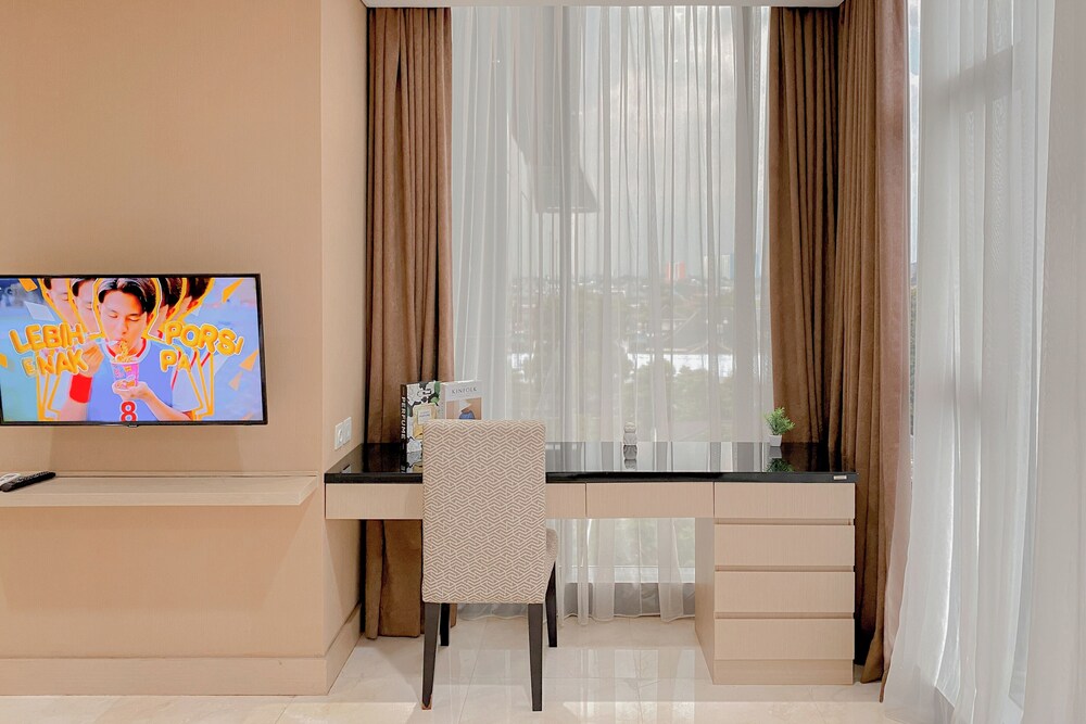 Spacious And Comfy 1Br At L'Avenue Pancoran Apartment