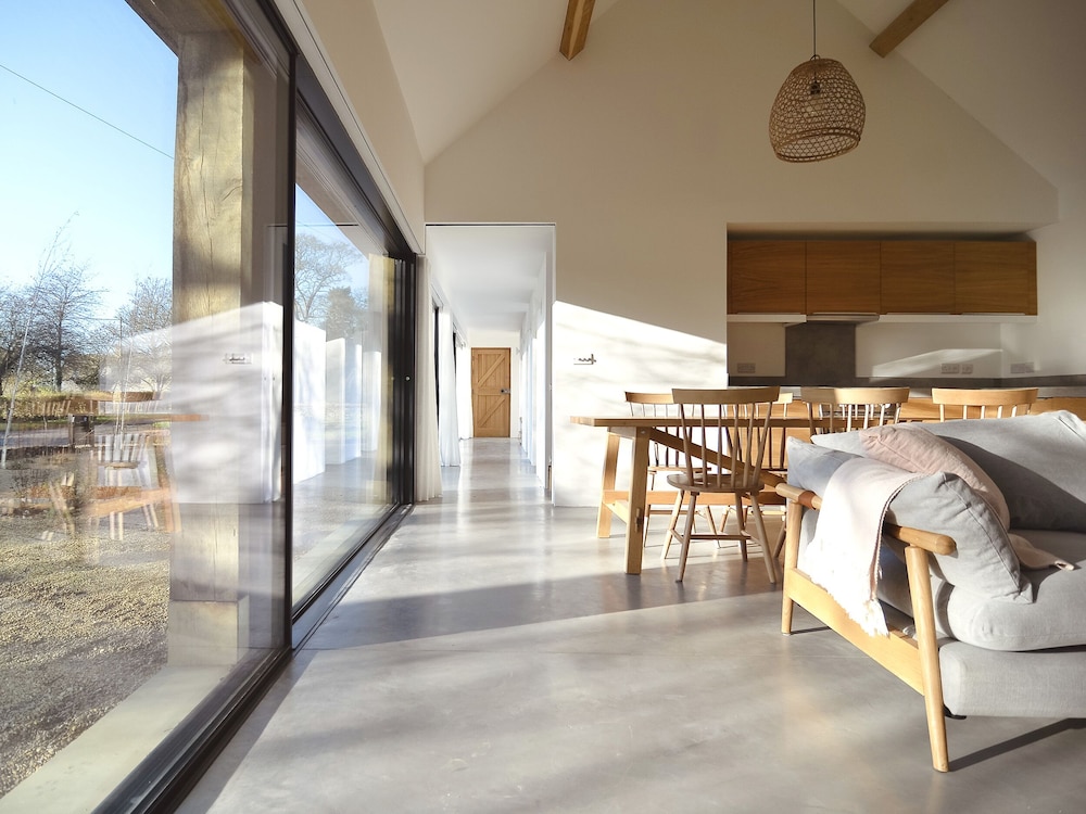 High Cogges Farm Holiday Cottages The Cart Shed
