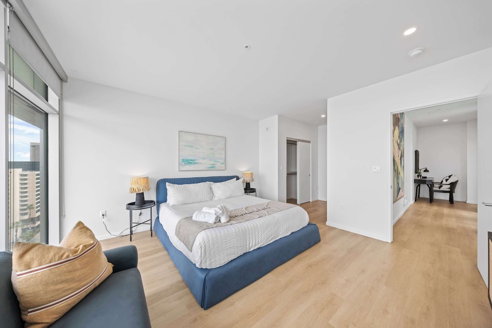 @marbella Lane - 3BR Coastal Retreat w/ Luxe Touch