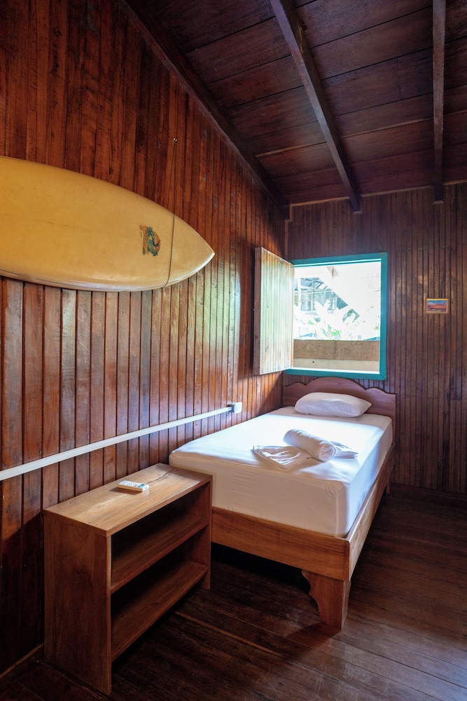 surfhouse pavones